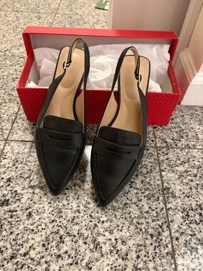 Kelly & Katie Black Pointed Slingback Loafers